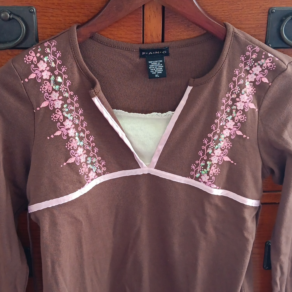 NWT FANG Brown Top with Pink Floral Accents - Picture 2 of 8